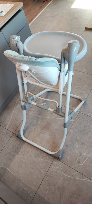 Продавам детско столче за хранене и люлка Lorelli Ventura 2 в 1