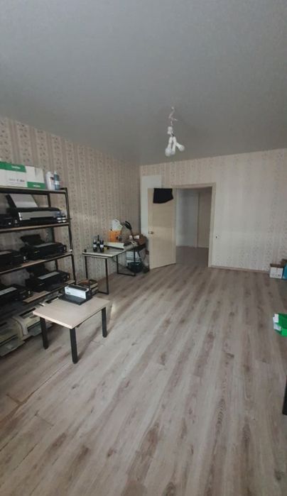 Продам четырех комнатную квартиру