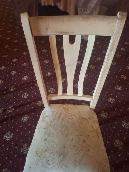 Стул сотилади чинордан ясалган