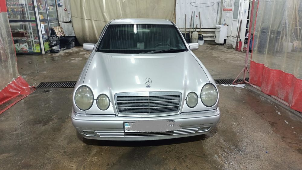 Продам Мерседес Е 210