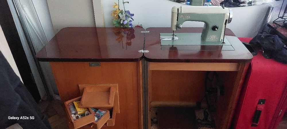 Masina de cusut funcțională