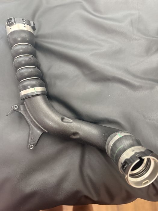 Vând Tubulatură / Furtun Admisie Aer - Intercooler BMW X1 (F48) LCI 2.0d / 150CP - NOU Original