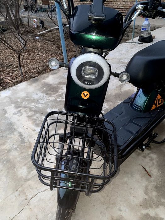 Elektron sukuter Yougoumi firmasiniki