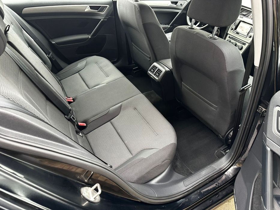 Volkswagen Golf 7 - 2.0 TDI 140Cp Euro 5 - Clima * Senzori * Navi