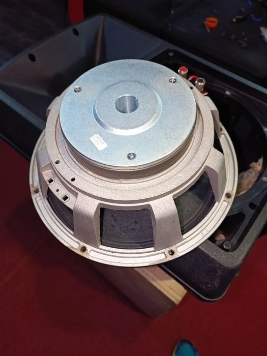 Vand difuzoare electro voice dl12bfh