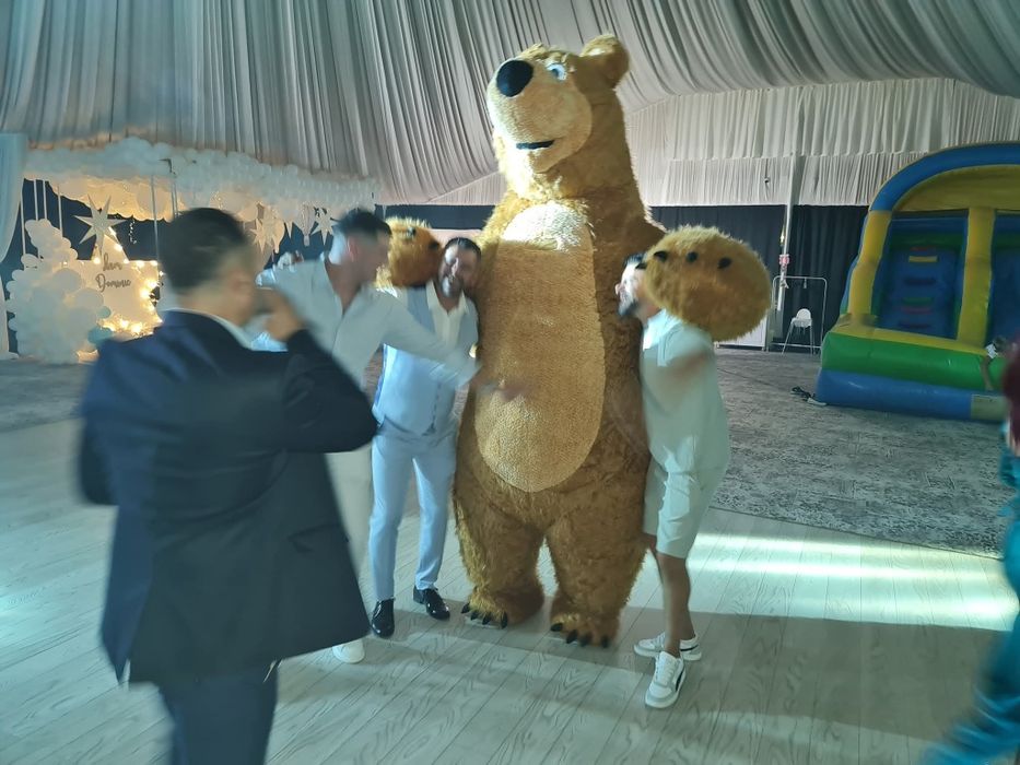 Închiriere topogane gonflabile și mascote