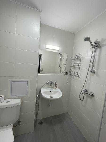 Дава се под наем Двустаен апартамент в Бургас, Славейков - 65 кв.м за 408 € - Снимка #11