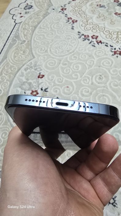 Продам Айфон 12 ПРО МАКС на 256 гб.