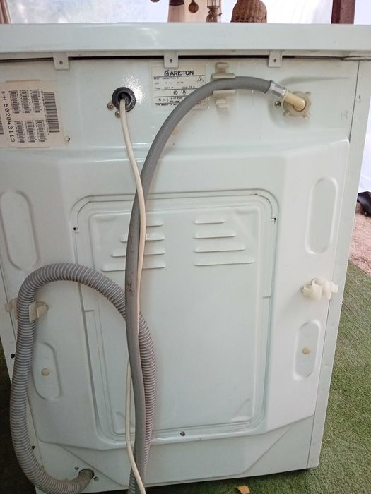 Продавам пералня със сушилня Ariston Margherita AI 858 CTX