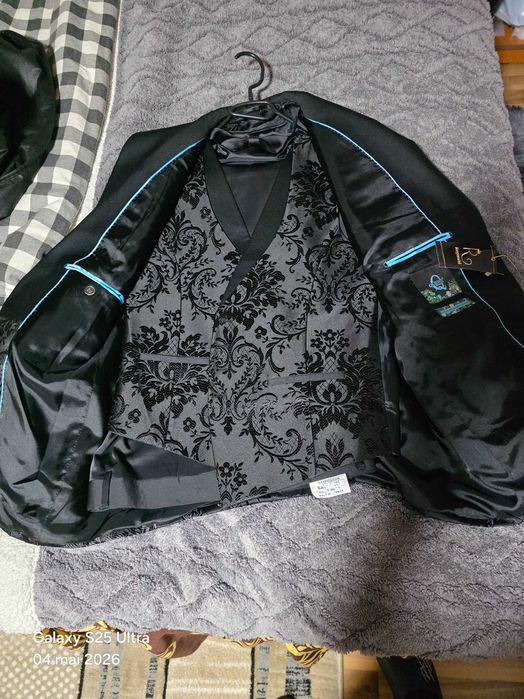 Costum bărbat.