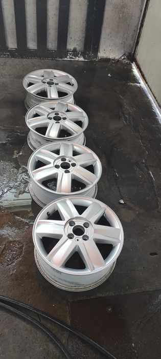 Vînd jante aliaj Renault originale,r 16