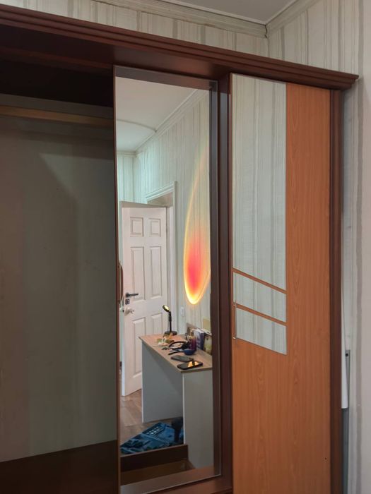 Спальный мебельный гарнитур. Качественный и приятный на вид