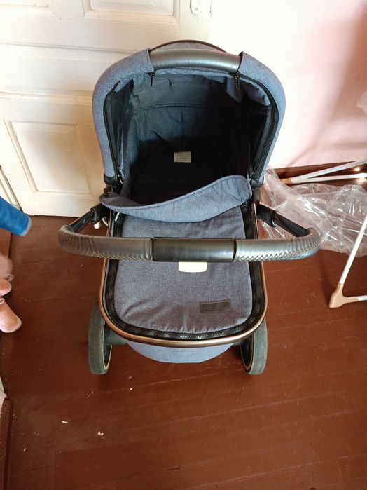Продава се бебешка количка 3в1 на kikaboo