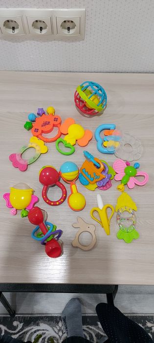 Погремушки и прорезователи