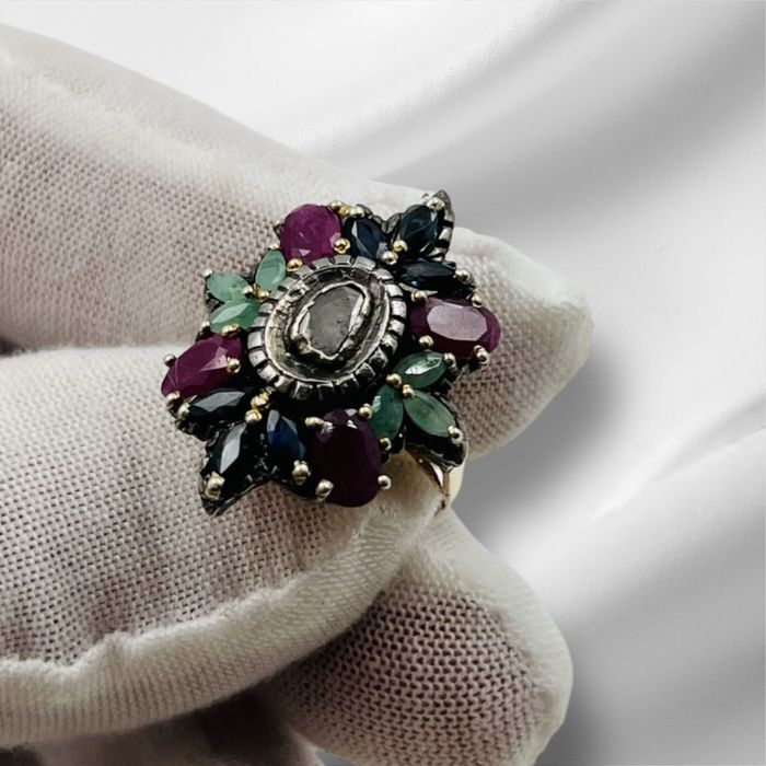 Уникален винтидж пръстен със златен ринг и сребро