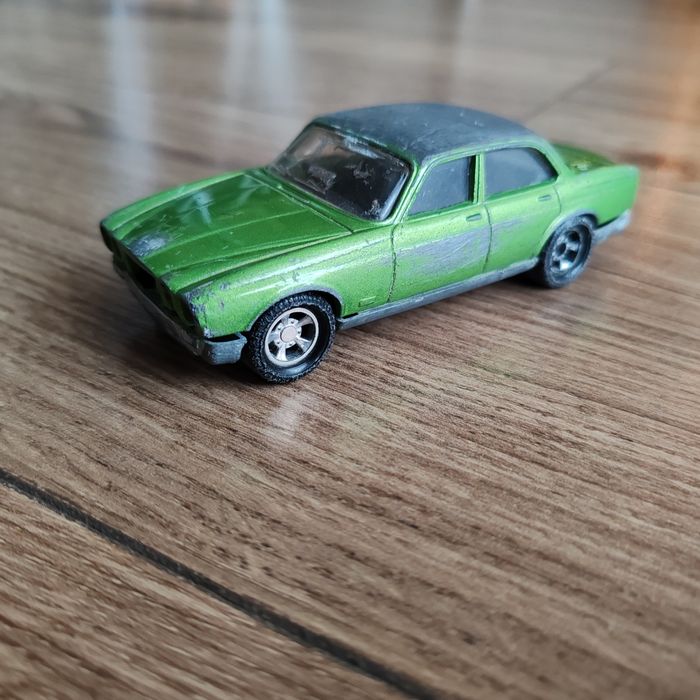 Jaguar XJ 1:32 Matchbox made in Bulgaria