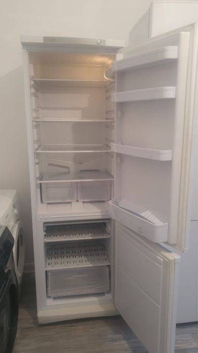 Продается холодильники