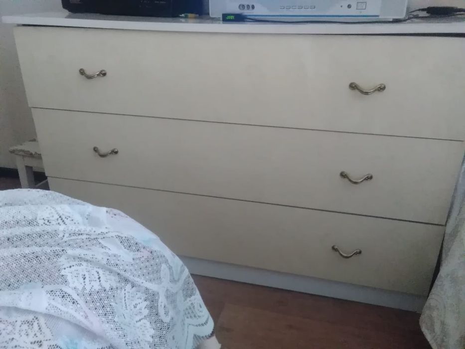 Продам спальный гарнитур