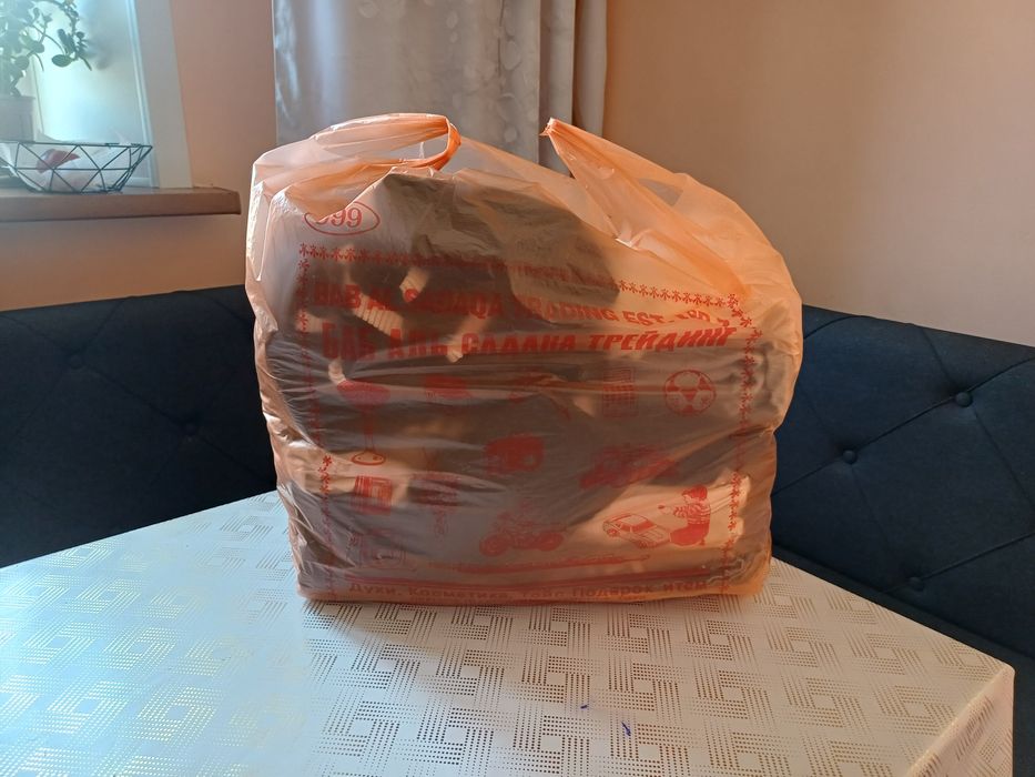 Отдам даром женские вещи