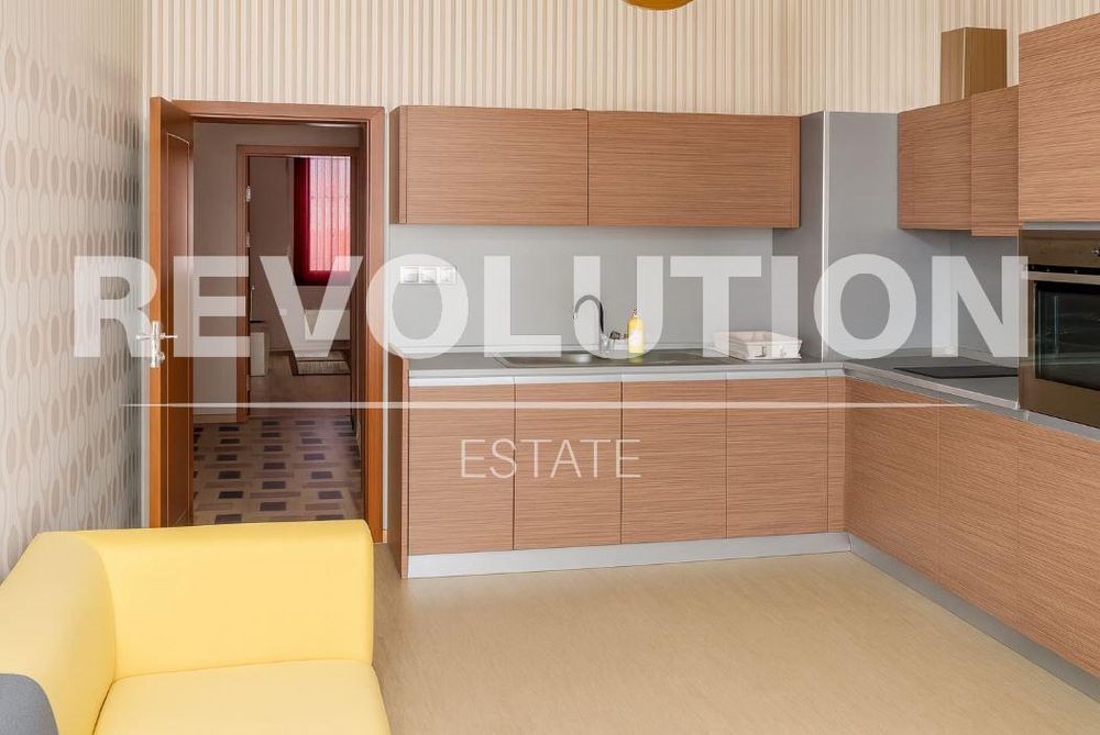 Дава се под наем Двустаен апартамент в Варна, ХЕИ - 65 кв.м за 500 € - Снимка #1