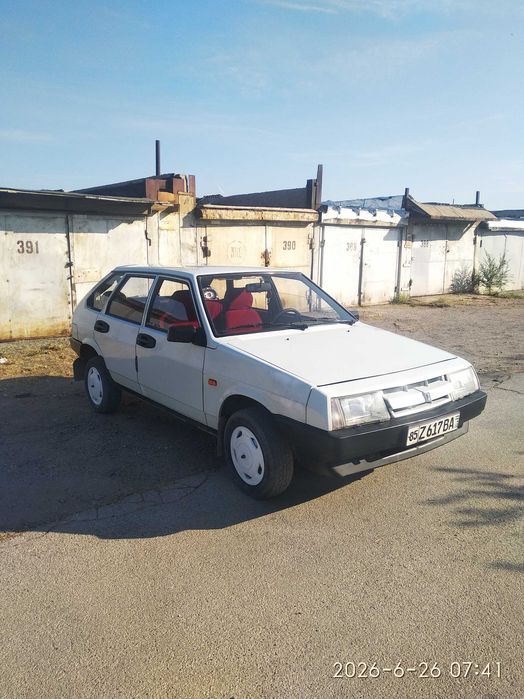 Автомобиль ваз 2109
