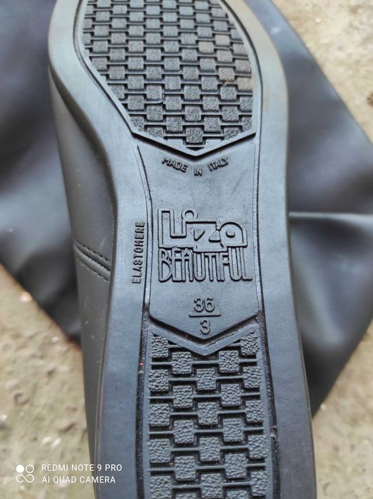 Vand cizme NOI de dama din  piele ca mănușă.