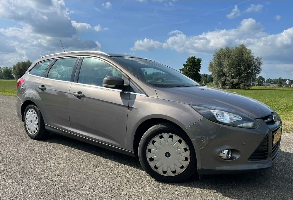 Ford Focus 1.6 Dci 105 cp Euro 5Titanium 2013.06  Led-Navi-Jante R16