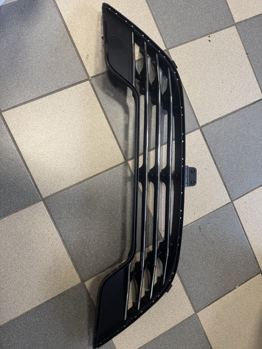 Решетка               радиатора на JAC S5              Костанай