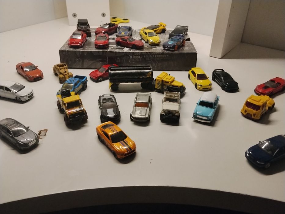 26 machete hot wheels