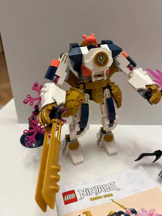 Set LEGO Ninjago – robot/mech + figurine, complet cu instrucțiuni. 71807