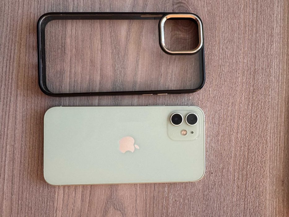 Iphone 12, 64GB, зелен + кейс и протектор (много запазен)