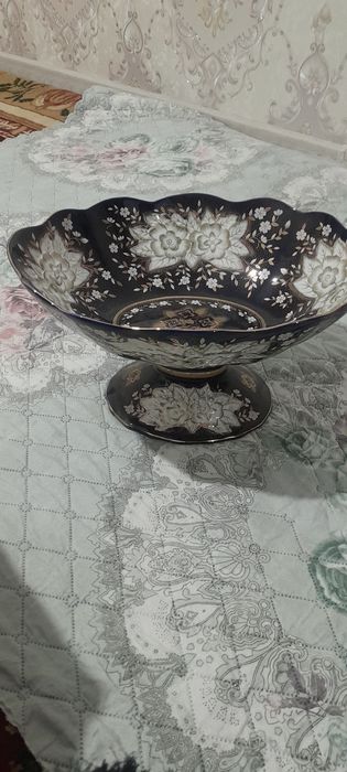 мадонна 300минг сом чинни ваза 400минг сом