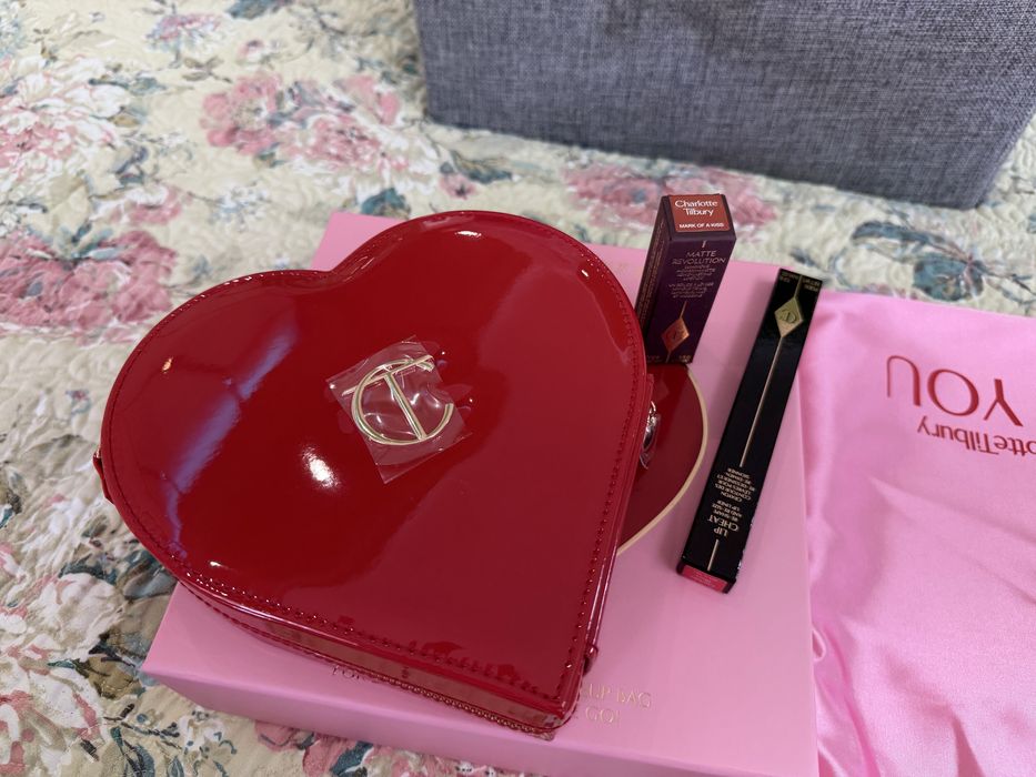 Падарочный набор от Charlotte tilbury