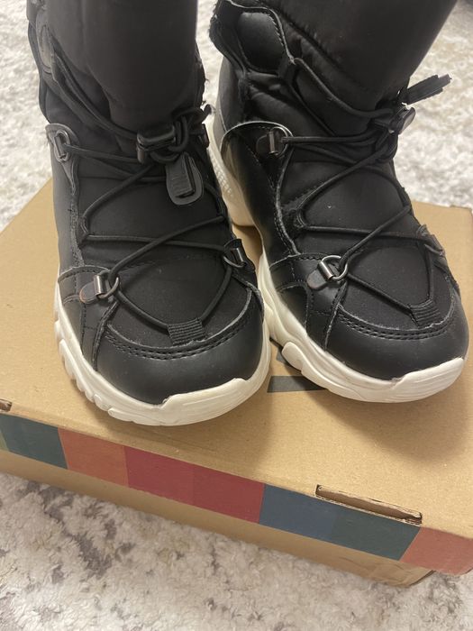 Продам детские сапоги