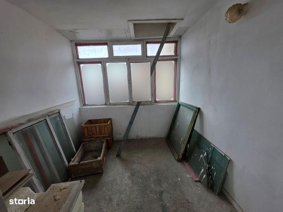 3 camere, str. Aprodul Arbore, etajul 3, decomandat, 78 mp, 2 băi