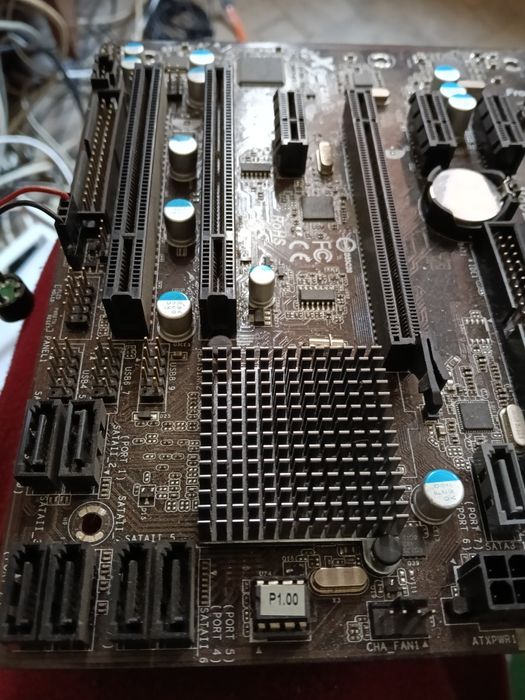 Placa de baza ASROCK 980DE3/U3S3