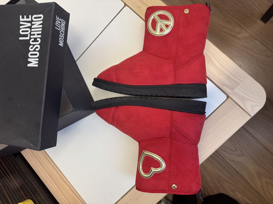 Апрески Love Moschino