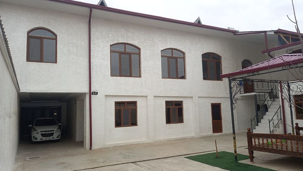 Кибрайда 8 хонали ховли сотилади