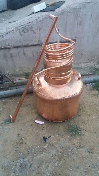 Vand cazane pentru făcut tuica din inox sau din cupru 
Cazane. Este în