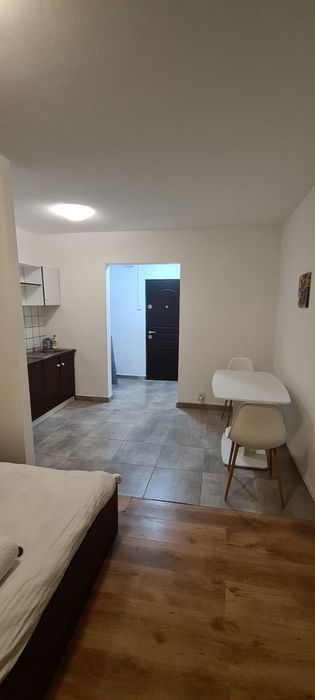 Garsoniera de închiriat
