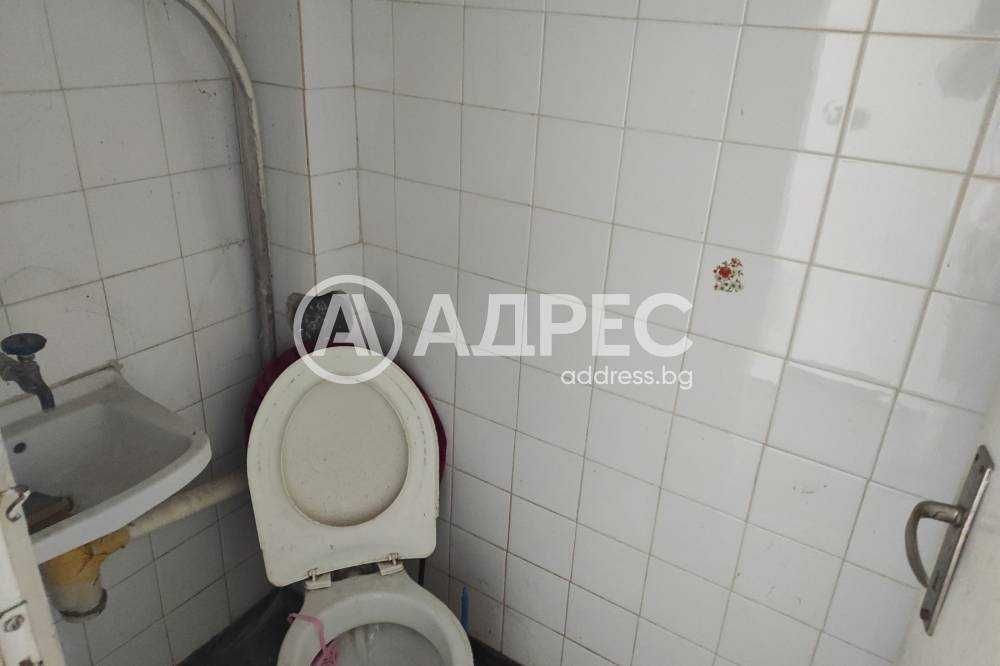 Mногостаен апартамент /етаж от тухлена кооперация/