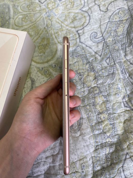 Продам iPhone 8+ в идельном состояние