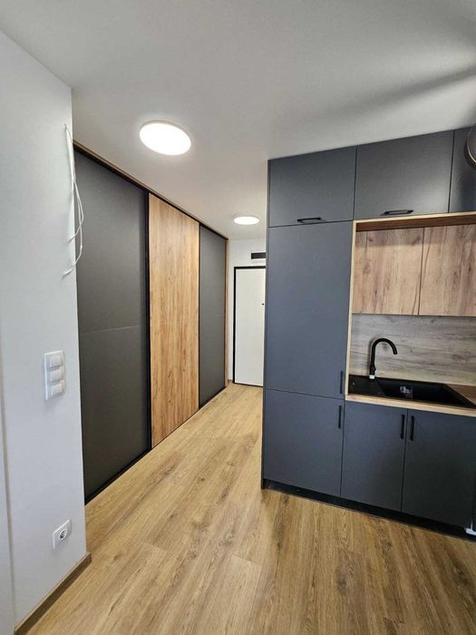 Дава се под наем Двустаен апартамент в София, Лозенец - 80 кв.м за 428.91 € - Снимка #1
