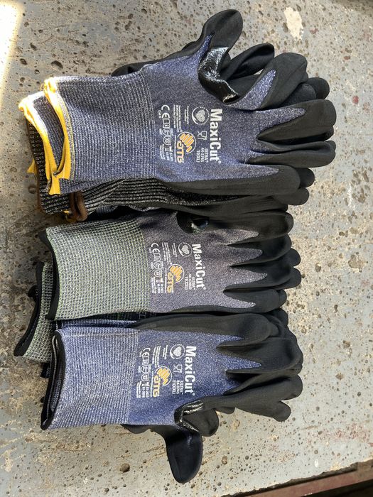 Vand manusi protectie MaxiCut / manusi antitaiere diverse marimi