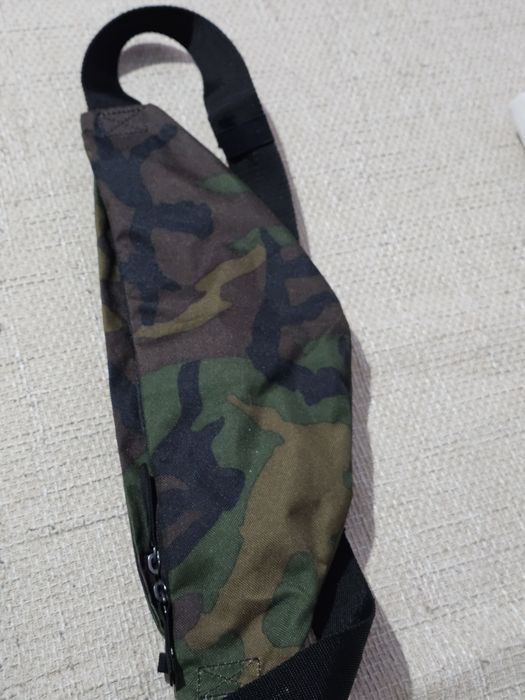 Borseta Nike SB (Nu Adidas, Oakley, Obey,  Columbia,  Dickies, Salomon