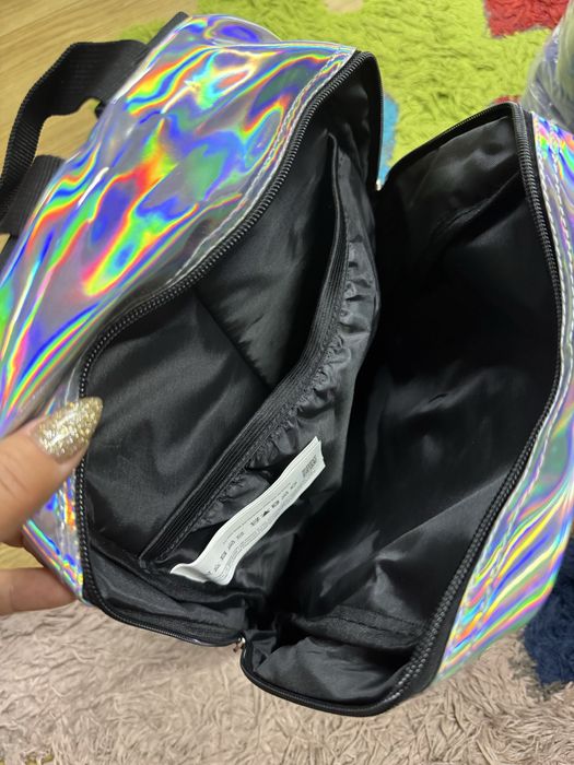 Раница нова лъскава