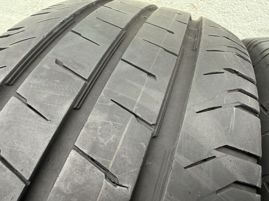 2бр 235/65/16с на 6мм с 18дот Континентал