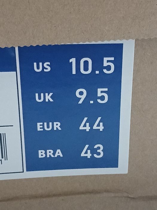 Волейбольные кроссовки Mizuno