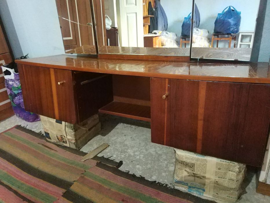 Продаю Трельяж. Б/у. Советского производства