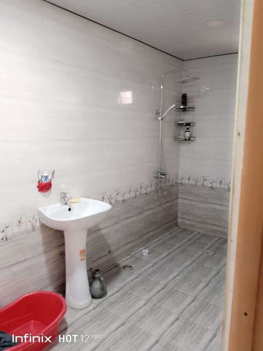 Тайор участка сотилади хама жихози билан